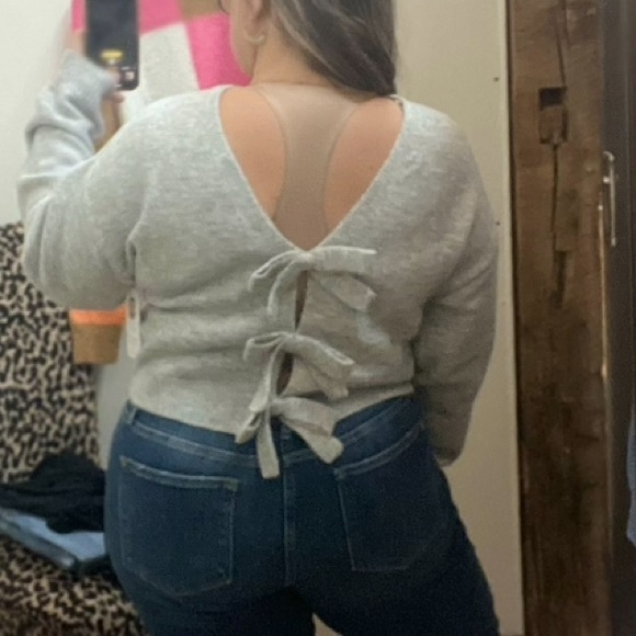 Reversible Gray Bow Sweater - Picture 8 of 8